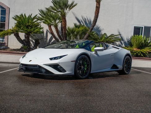 Used 2023 Lamborghini Huracan EVO image 26