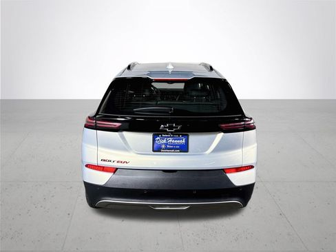 Used 2023 Chevrolet Bolt EUV Premier w/ Sun & Sound Package FWD image 7