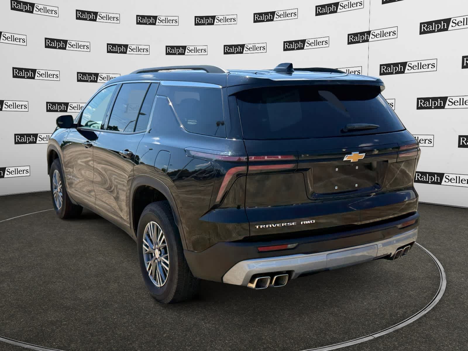 Used 2026 Chevrolet Traverse LT AWD/4WD image 4