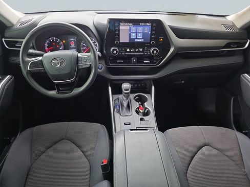 Used 2020 Toyota Highlander L FWD image 13