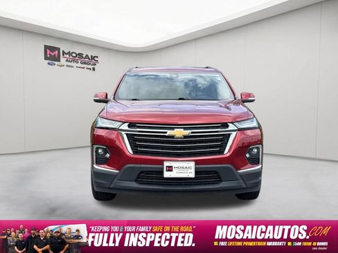 Used 2023 Chevrolet Traverse LT FWD image 2