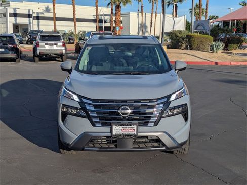 Used 2024 Nissan Rogue SL w/ SL Premium Package image 7