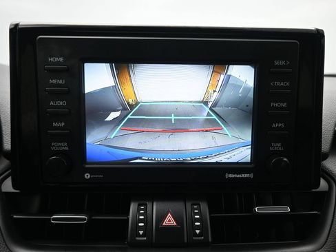 Used 2021 Toyota RAV4 XLE Premium AWD/4WD image 18