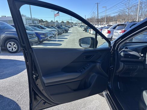 Used 2025 Subaru Crosstrek 2.0i Premium image 15