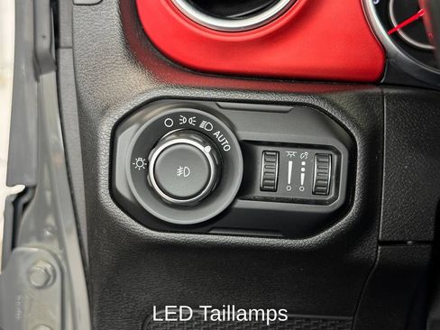 Used 2020 Jeep Wrangler Unlimited Rubicon w/ Dual Top Group AWD/4WD image 16