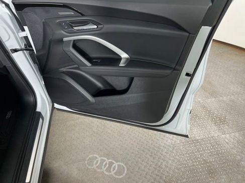 Used 2025 Audi Q5 Premium Plus w/ Premium Plus AWD/4WD image 13