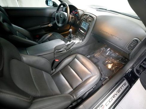 Used 2013 Chevrolet Corvette Z06 w/ 2LZ Preferred Equipment Group image 5