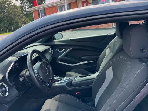 Used 2016 Chevrolet Camaro SS RWD image 11