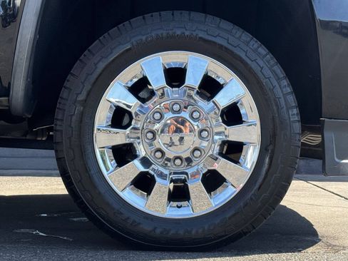 Used 2018 GMC Sierra 2500 Denali w/ Duramax Plus Package AWD/4WD image 9