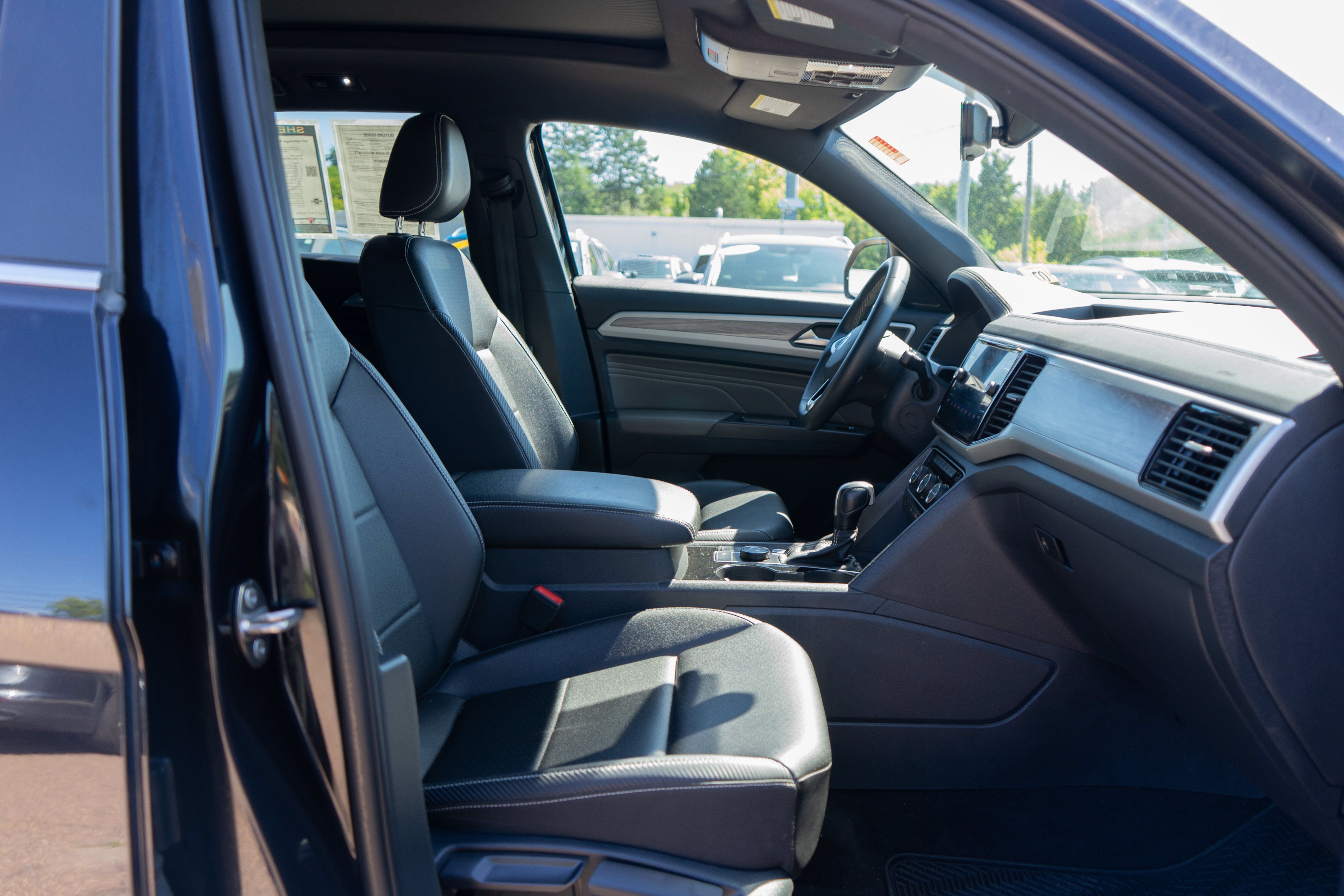 Certified 2023 Volkswagen Atlas Cross Sport SE w/ Panoramic Sunroof Package AWD/4WD image 14