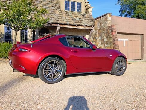 Used 2020 MAZDA MX-5 Miata RF Grand Touring RWD image 17