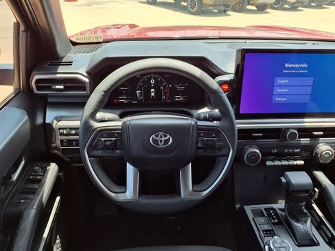 Certified 2025 Toyota Tacoma TRD Off-Road AWD/4WD image 15