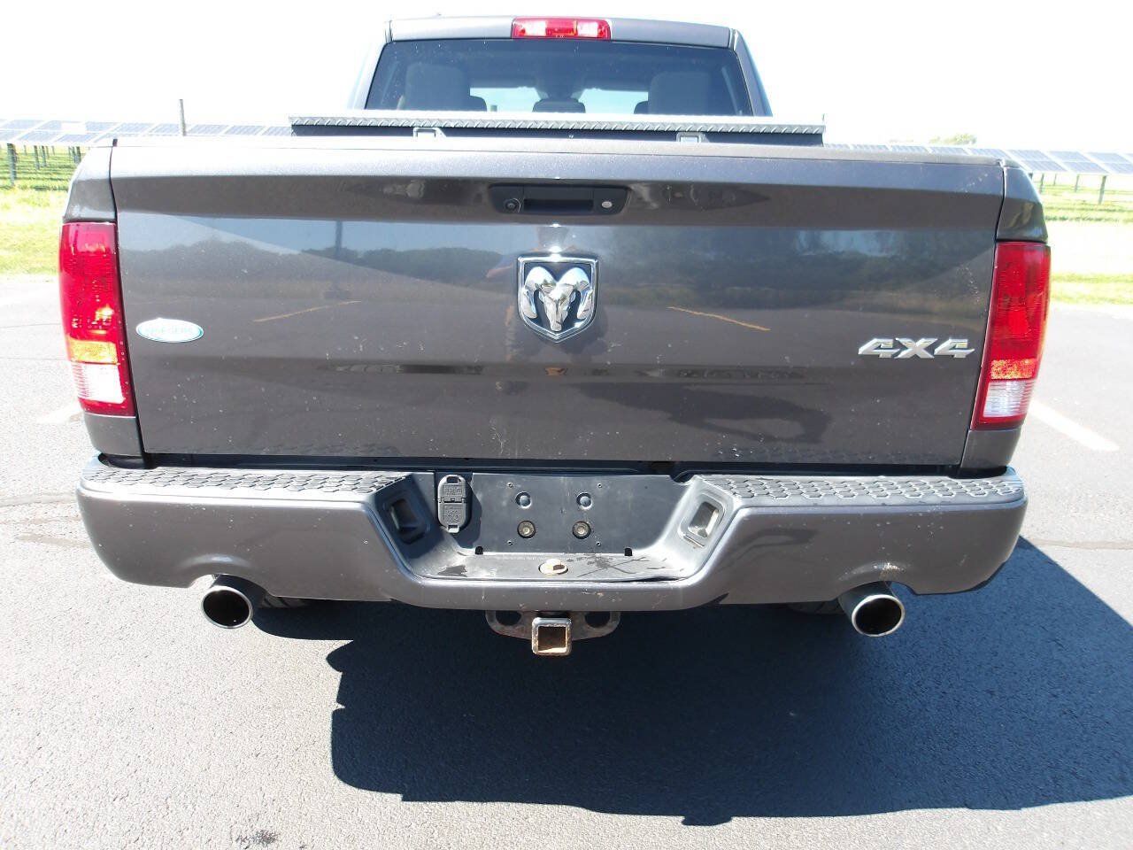 Used 2017 RAM 1500 Express w/ Express Value Package AWD/4WD image 38