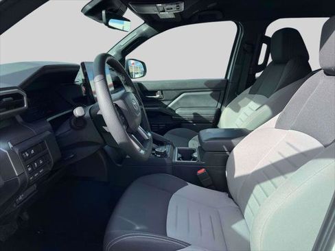 Certified 2025 Toyota Tacoma TRD Off-Road image 17