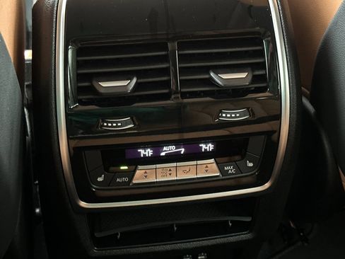 Certified 2025 BMW X7 xDrive40i image 16