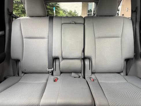 Used 2016 Toyota Highlander LE FWD image 40
