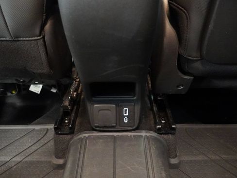 Used 2023 Chevrolet TrailBlazer RS w/ Convenience Package AWD/4WD image 29