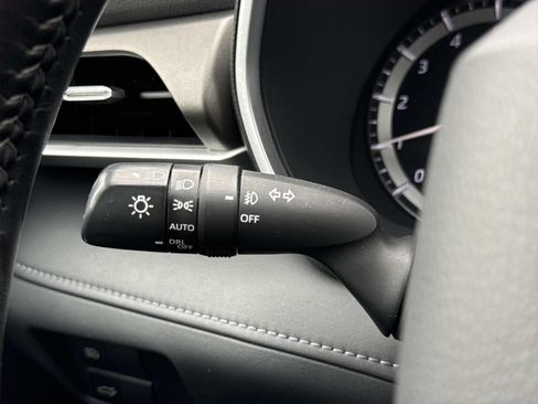 Used 2021 Toyota Highlander XLE AWD/4WD image 15