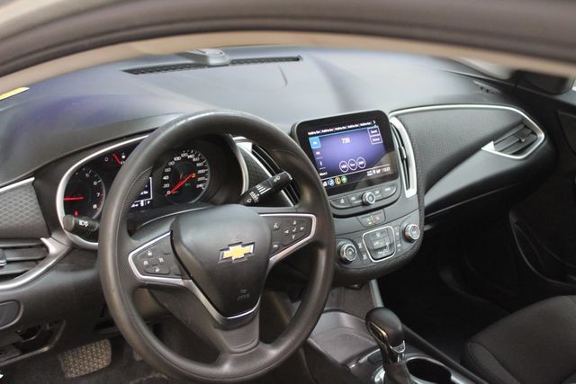 Used 2022 Chevrolet Malibu LS FWD image 14