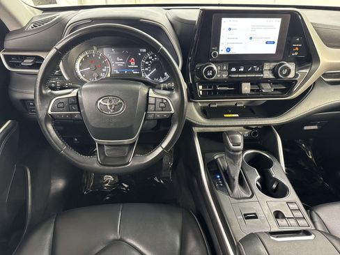 Used 2023 Toyota Highlander XLE FWD image 35