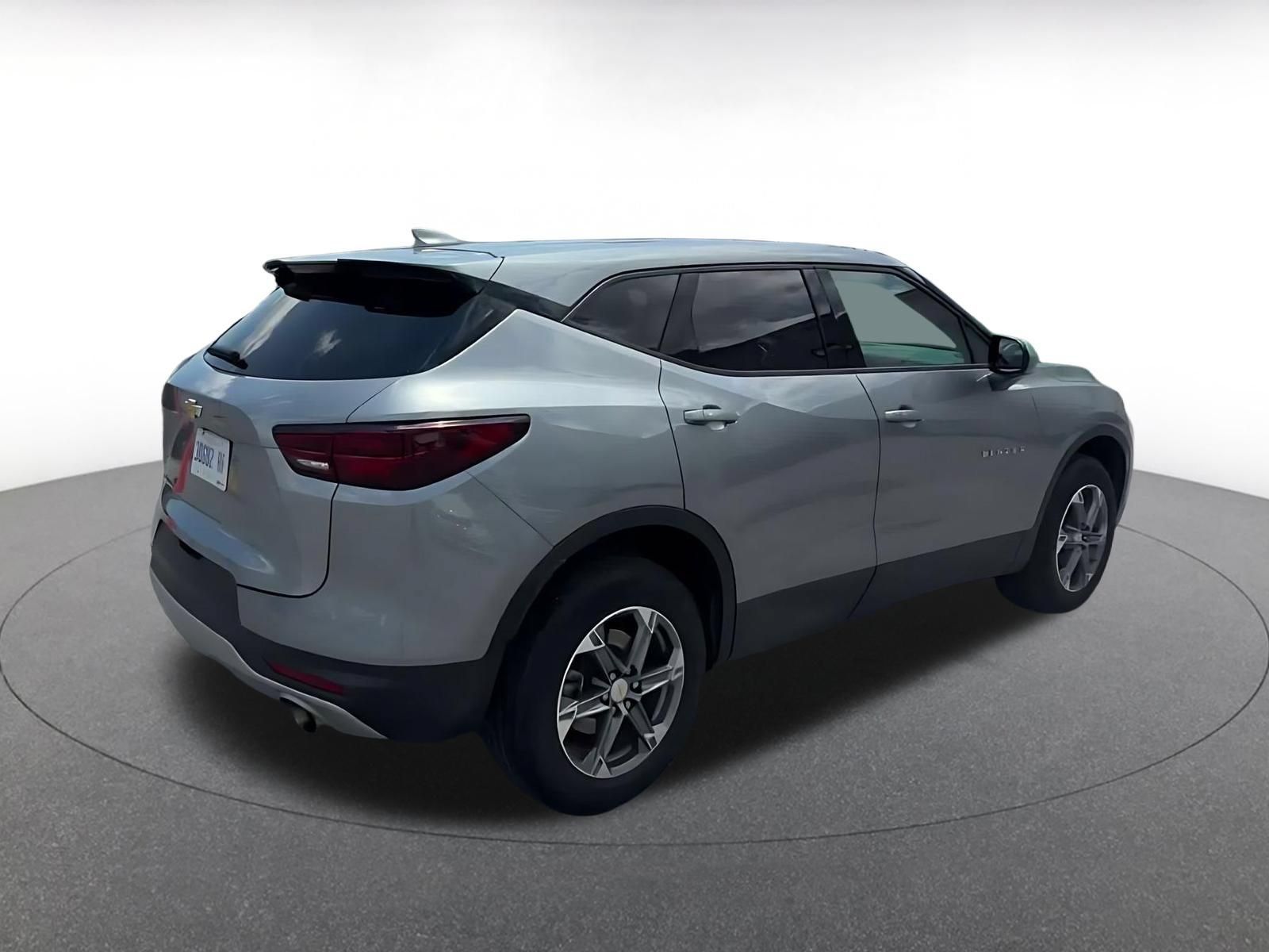 Used 2025 Chevrolet Blazer LT FWD image 14