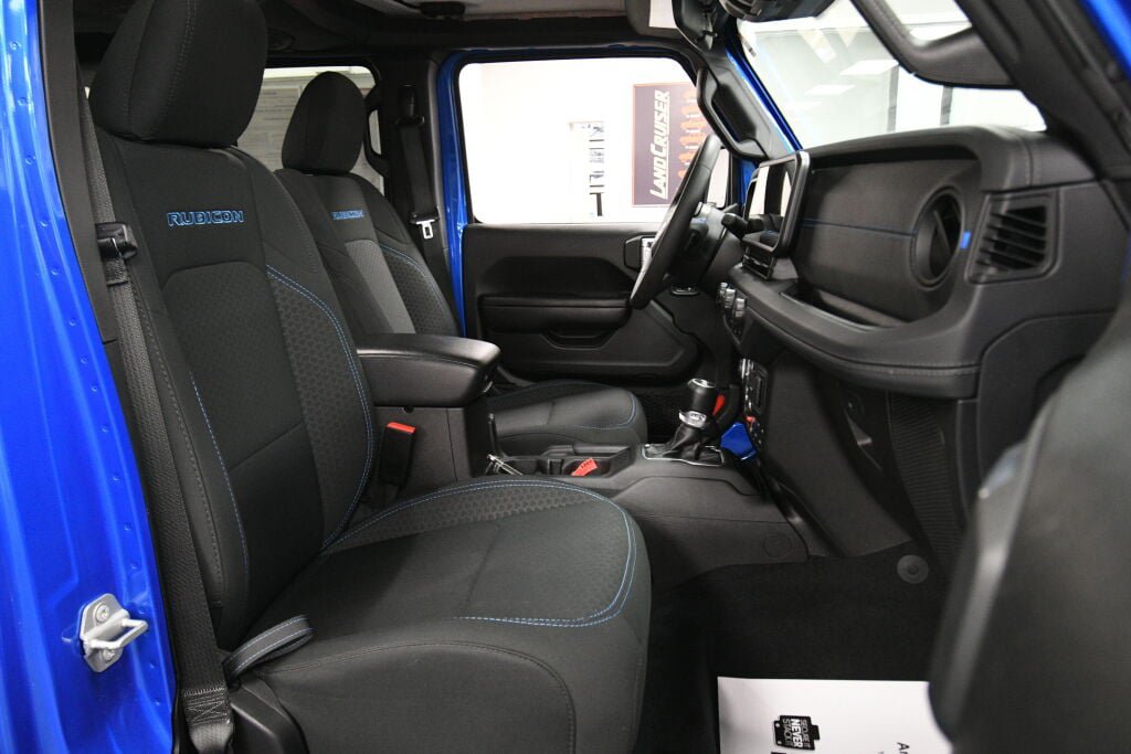 Used 2024 Jeep Wrangler Unlimited Rubicon 4xe AWD/4WD image 25