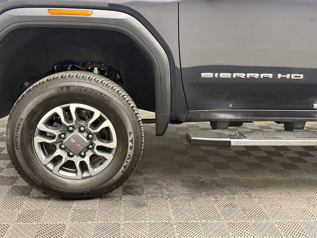 Used 2024 GMC Sierra 2500 SLT w/ SLT Premium Package AWD/4WD image 11