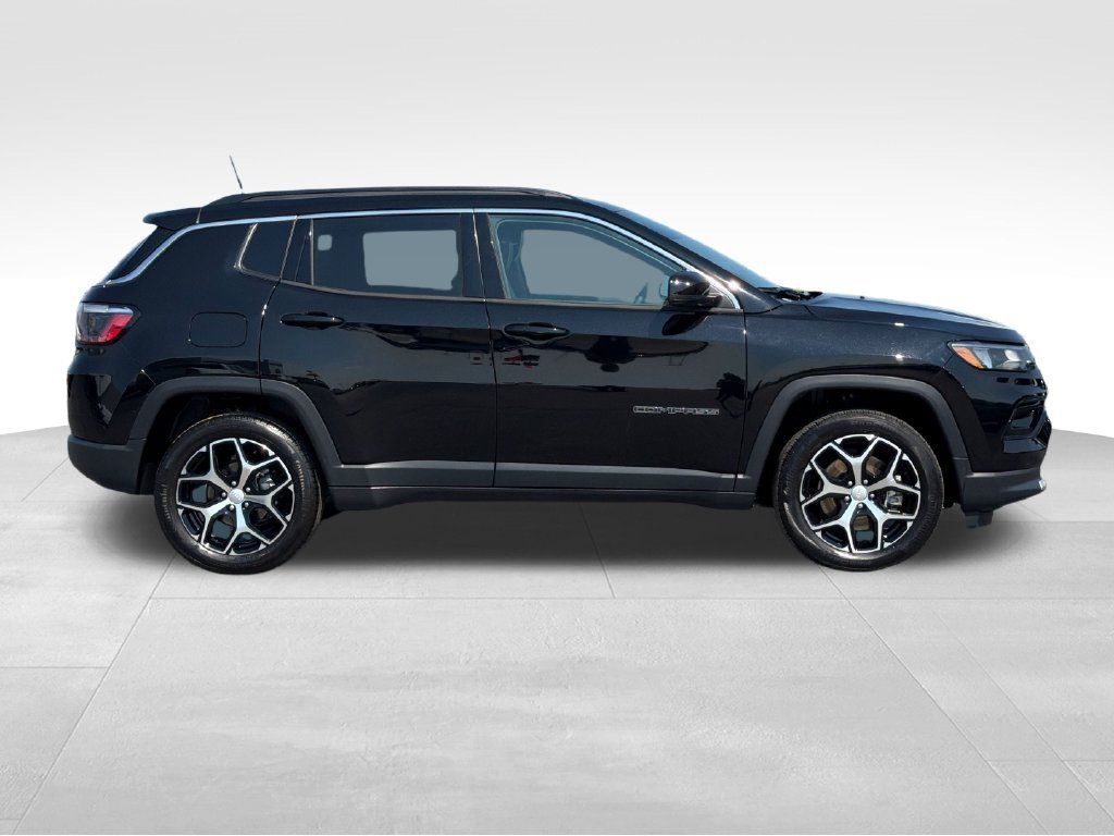 Used 2024 Jeep Compass Limited AWD/4WD image 21