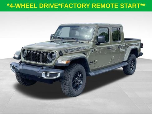 Used 2025 Jeep Gladiator Sport AWD/4WD image 3