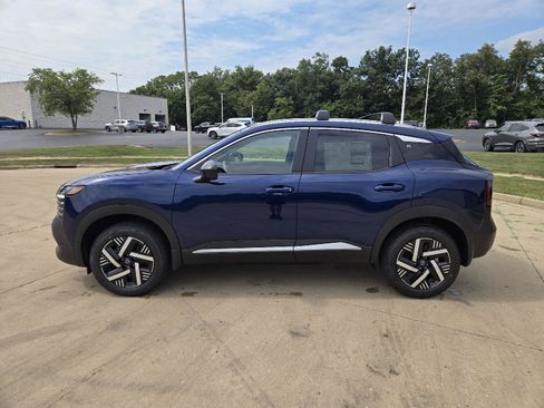 New 2026 Nissan Kicks SV w/ Cold Weather Package FWD image 5