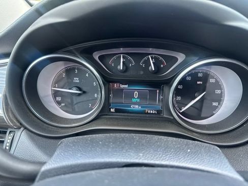 Used 2019 Buick Envision Essence w/ LPO, Road Trip Package FWD image 10