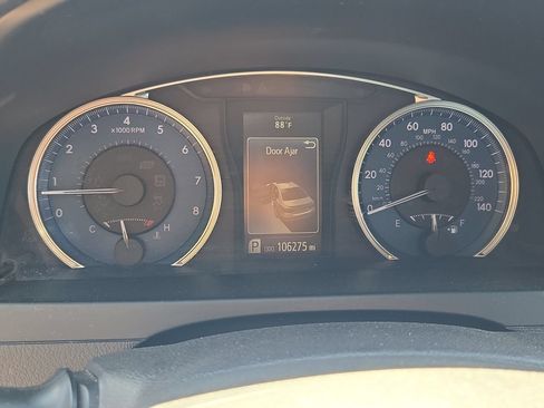 Used 2017 Toyota Camry LE FWD image 11