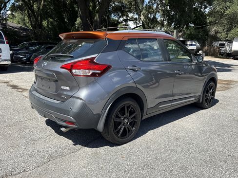 Used 2020 Nissan Kicks SR w/ SR Premium Package FWD image 5