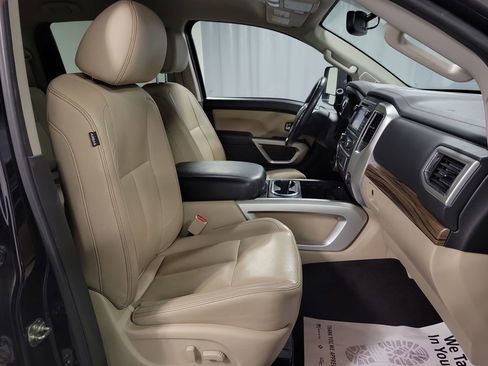 Used 2016 Nissan Titan SL image 25