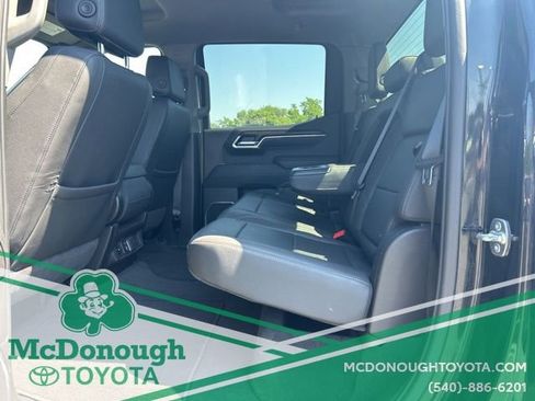 Used 2025 GMC Sierra 1500 SLT AWD/4WD image 9