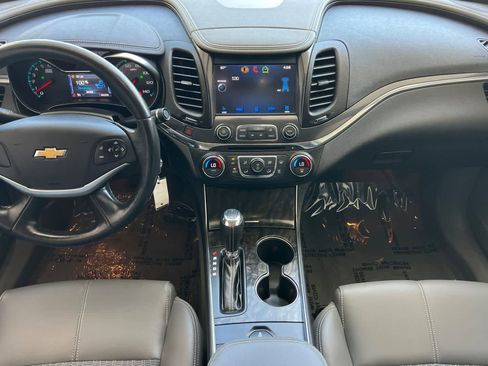 Used 2014 Chevrolet Impala LT FWD image 4