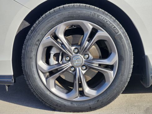 Certified 2023 Honda Accord EX image 11