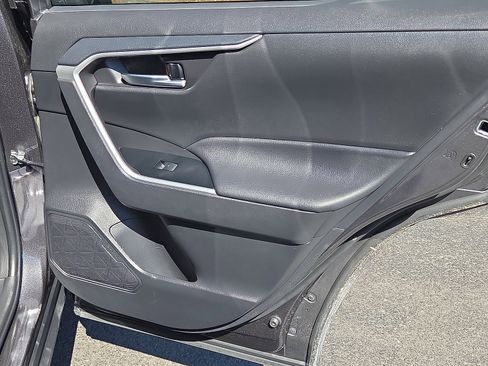 Used 2025 Toyota RAV4 XLE w/ Convenience Package image 19