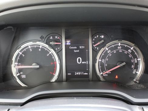 Used 2022 Toyota 4Runner Limited AWD/4WD image 15
