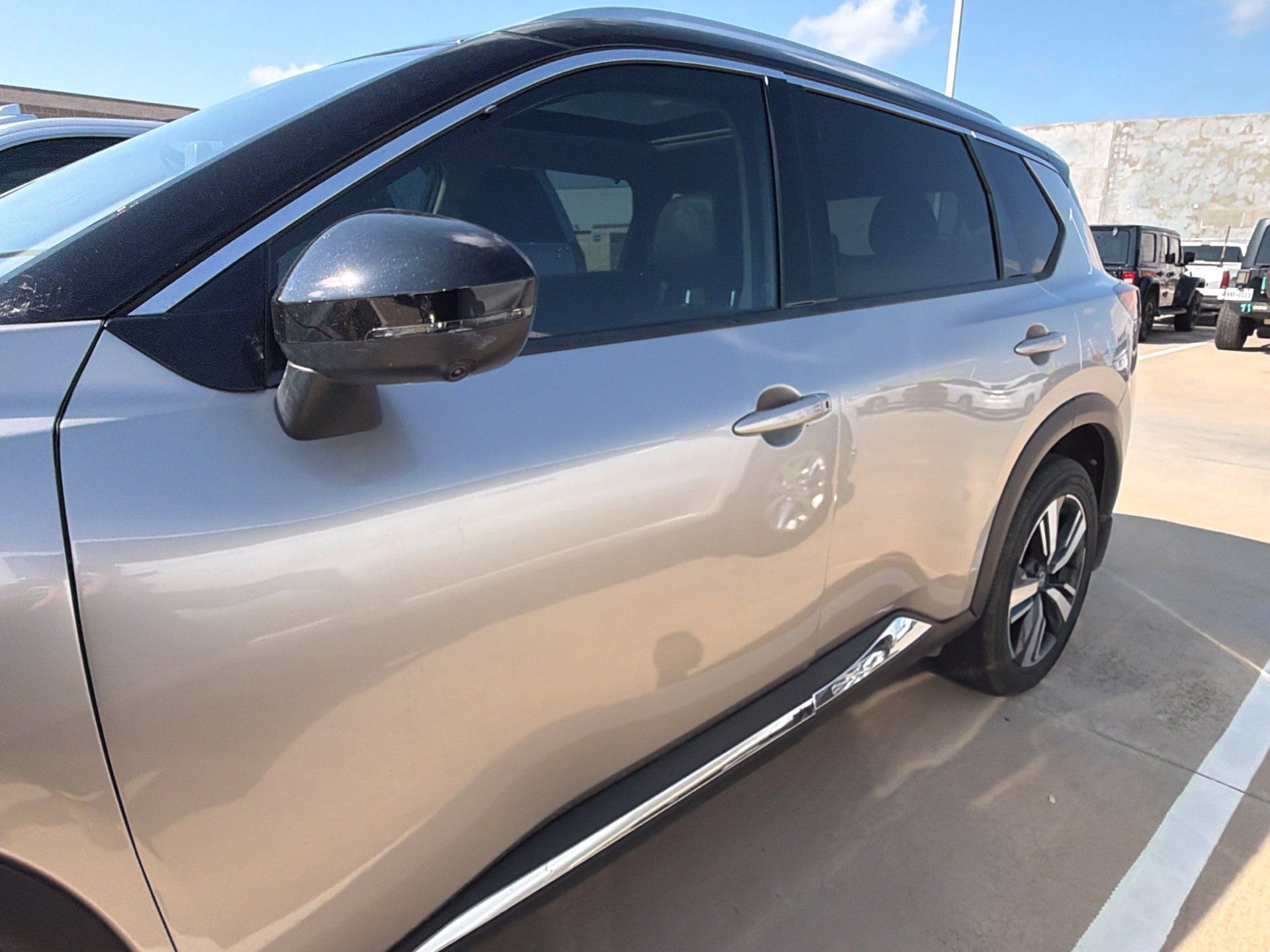 Used 2021 Nissan Rogue Platinum FWD image 6