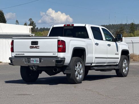 Used 2018 GMC Sierra 2500 SLT w/ Duramax Plus Package AWD/4WD image 2