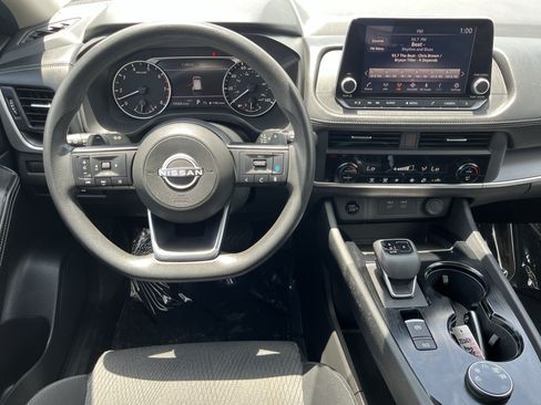 Used 2024 Nissan Rogue SV AWD/4WD image 18
