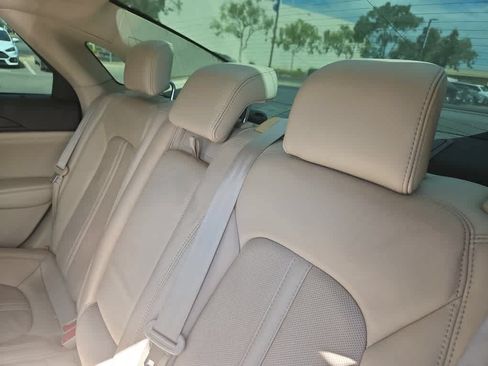 Used 2019 Lincoln MKZ Reserve FWD image 12