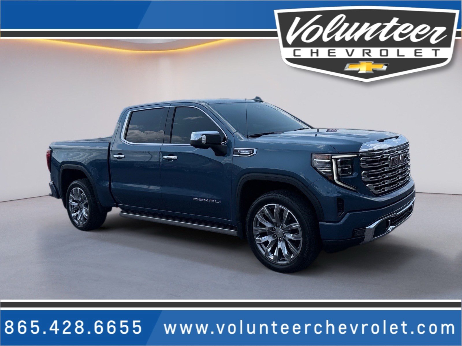 Used 2025 GMC Sierra 1500 Denali AWD/4WD image 1