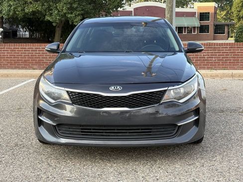 Used 2017 Kia Optima LX w/ Option Group 014 FWD image 4
