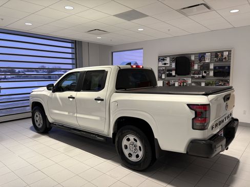 Used 2024 Nissan Frontier S w/ Technology Package image 3
