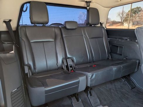 Used 2022 Ford Expedition XLT image 28