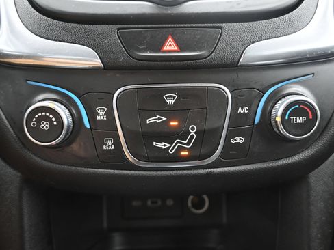 Used 2021 Chevrolet Equinox LT AWD/4WD image 17