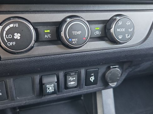 Used 2019 Toyota Tacoma 4x4 Double Cab image 20