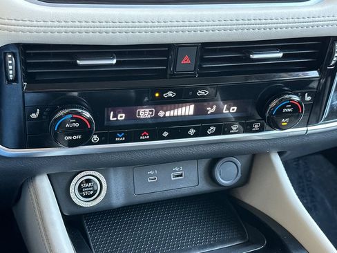 Used 2023 Nissan Rogue SL w/ SL Premium Package FWD image 19